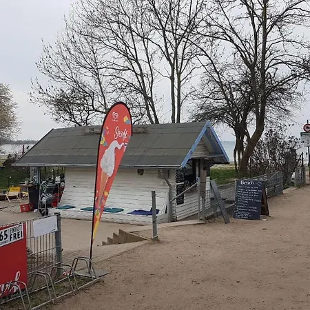 Schoenes In Mit Terrasse Und Grill Сasa de vacaciones Zierow